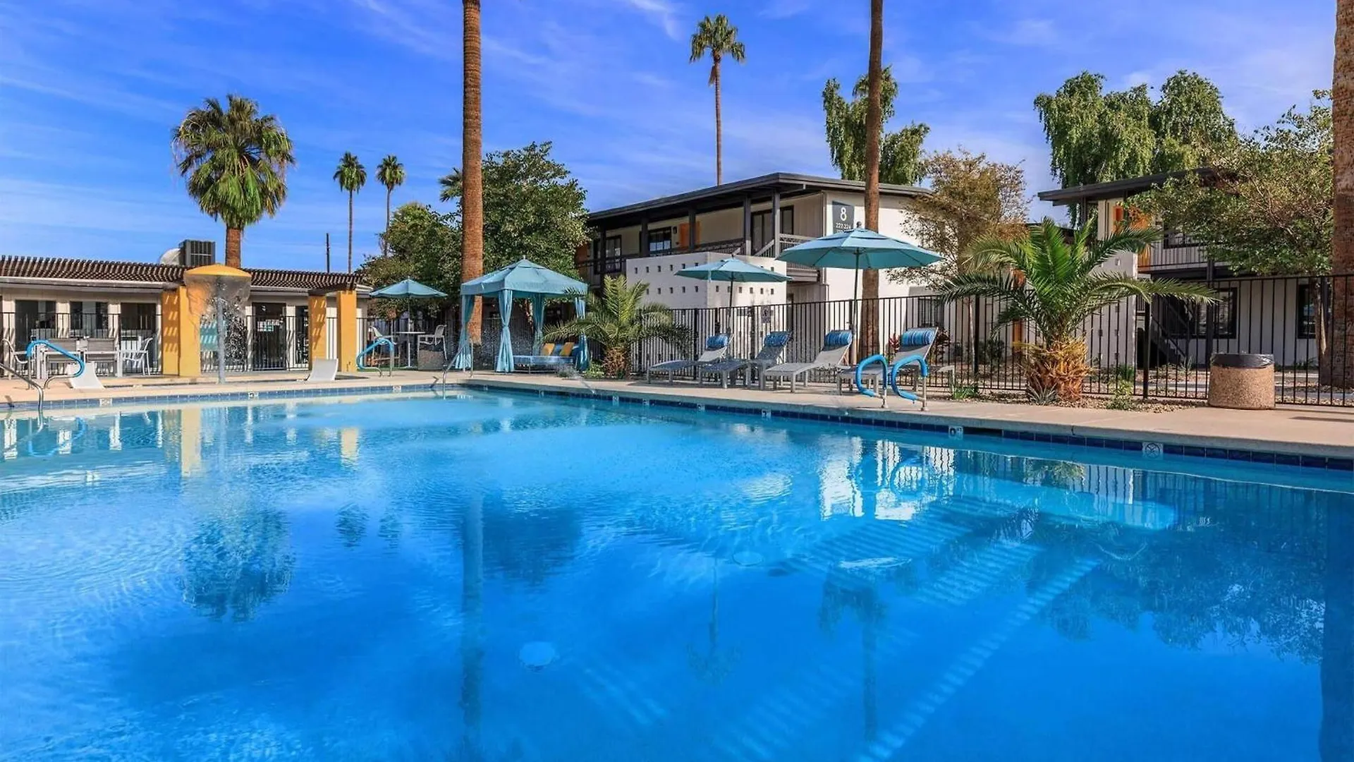 Ultimate Getaway Apartment W/ Firepit & Fitness! Phoenix